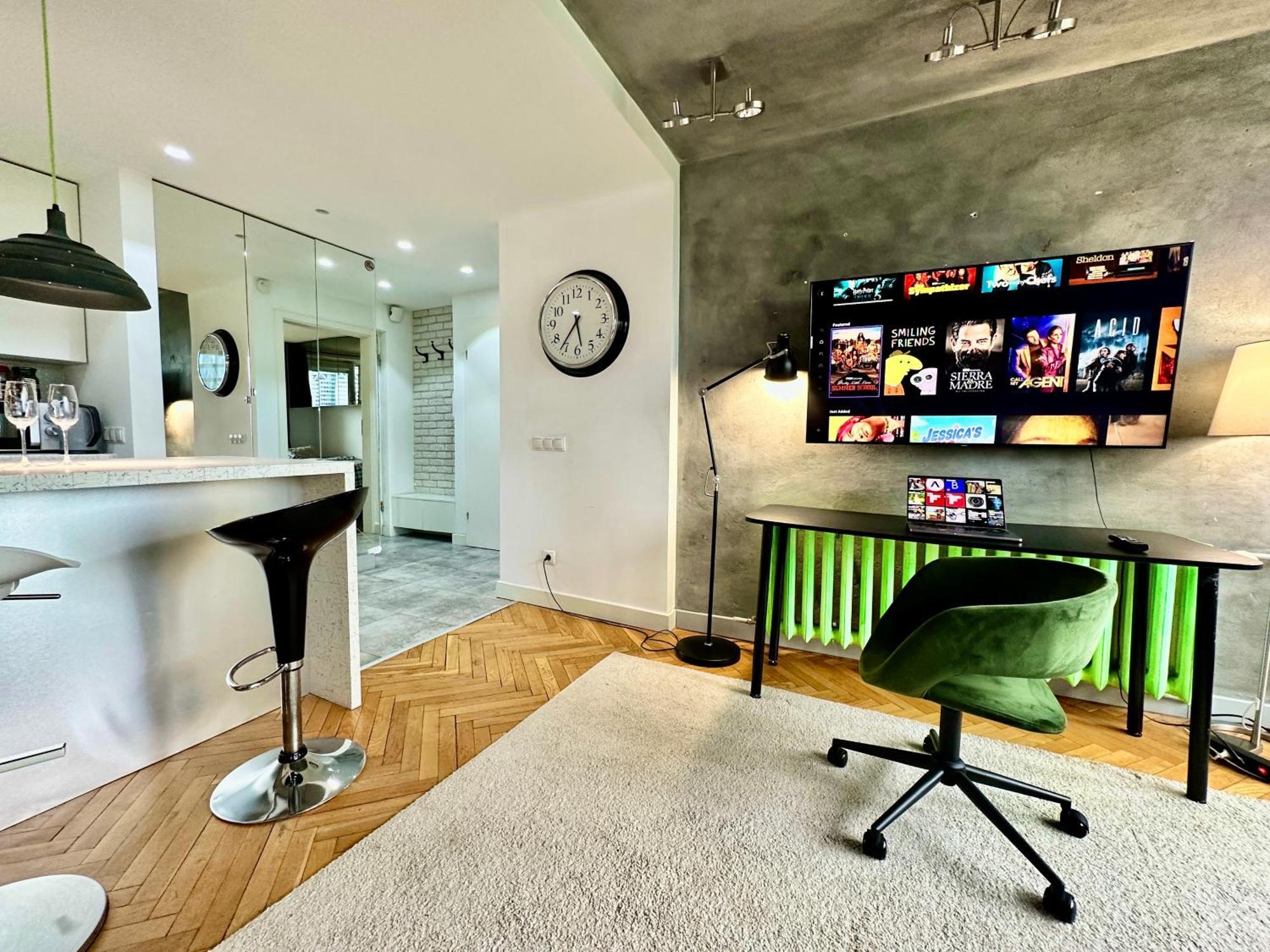 Palace 2 Wifi 600 Mbs 55'Tv Netflix Hbo 2Xmetro Appletv Warsaw Exterior photo