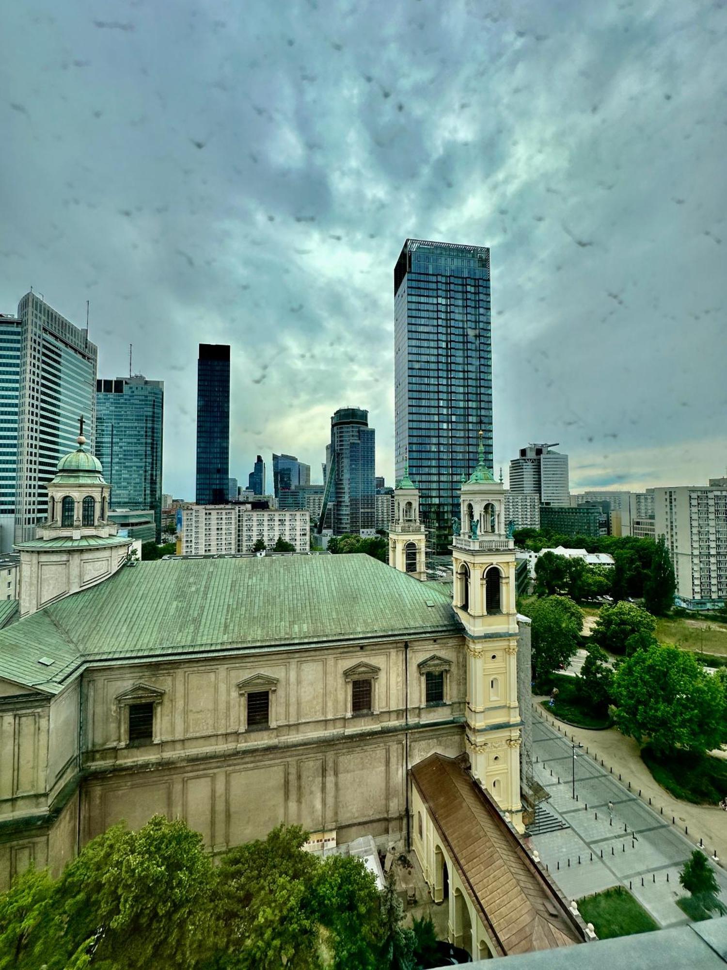 Palace 2 Wifi 600 Mbs 55'Tv Netflix Hbo 2Xmetro Appletv Warsaw Exterior photo