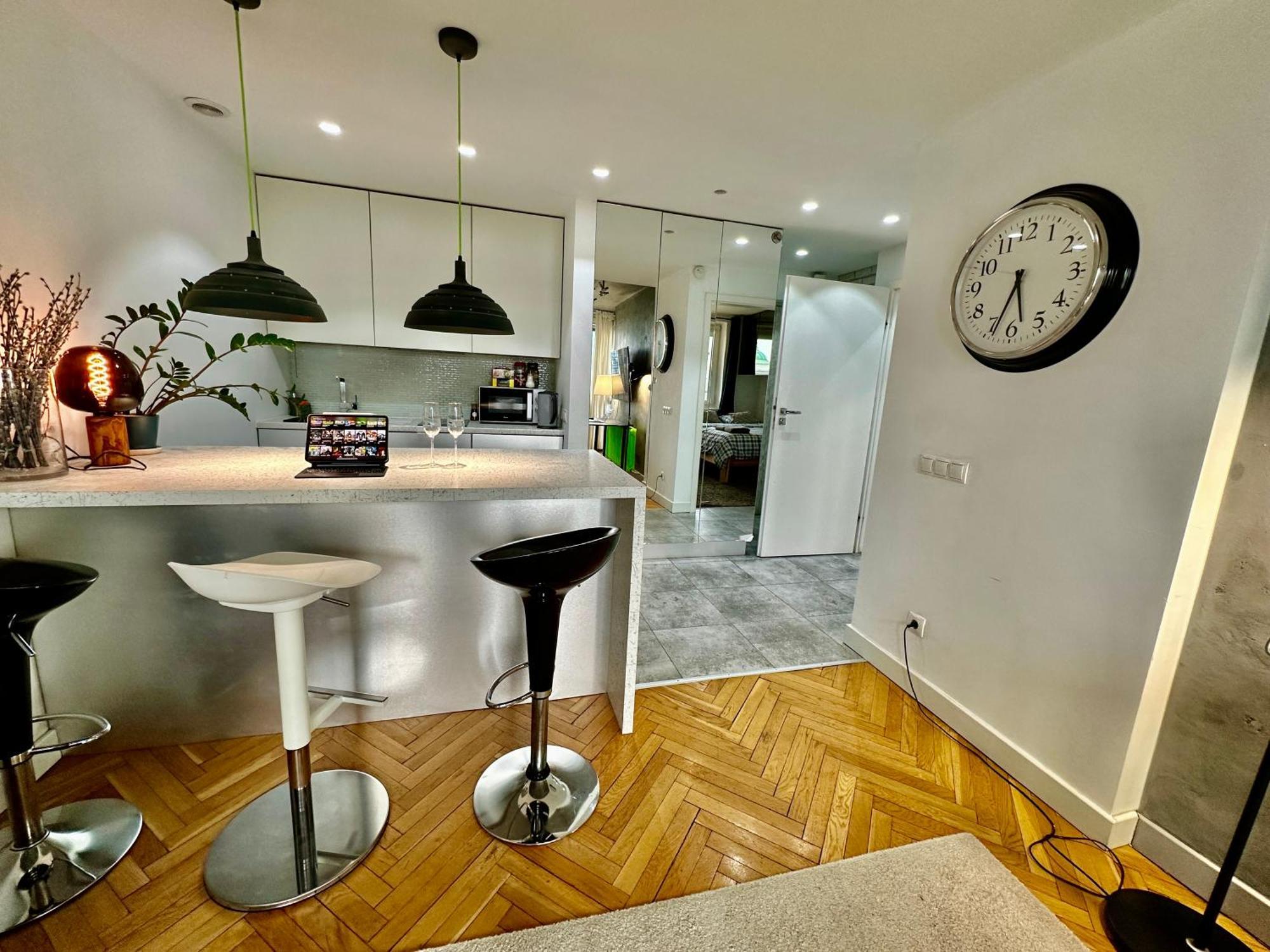 Palace 2 Wifi 600 Mbs 55'Tv Netflix Hbo 2Xmetro Appletv Warsaw Exterior photo