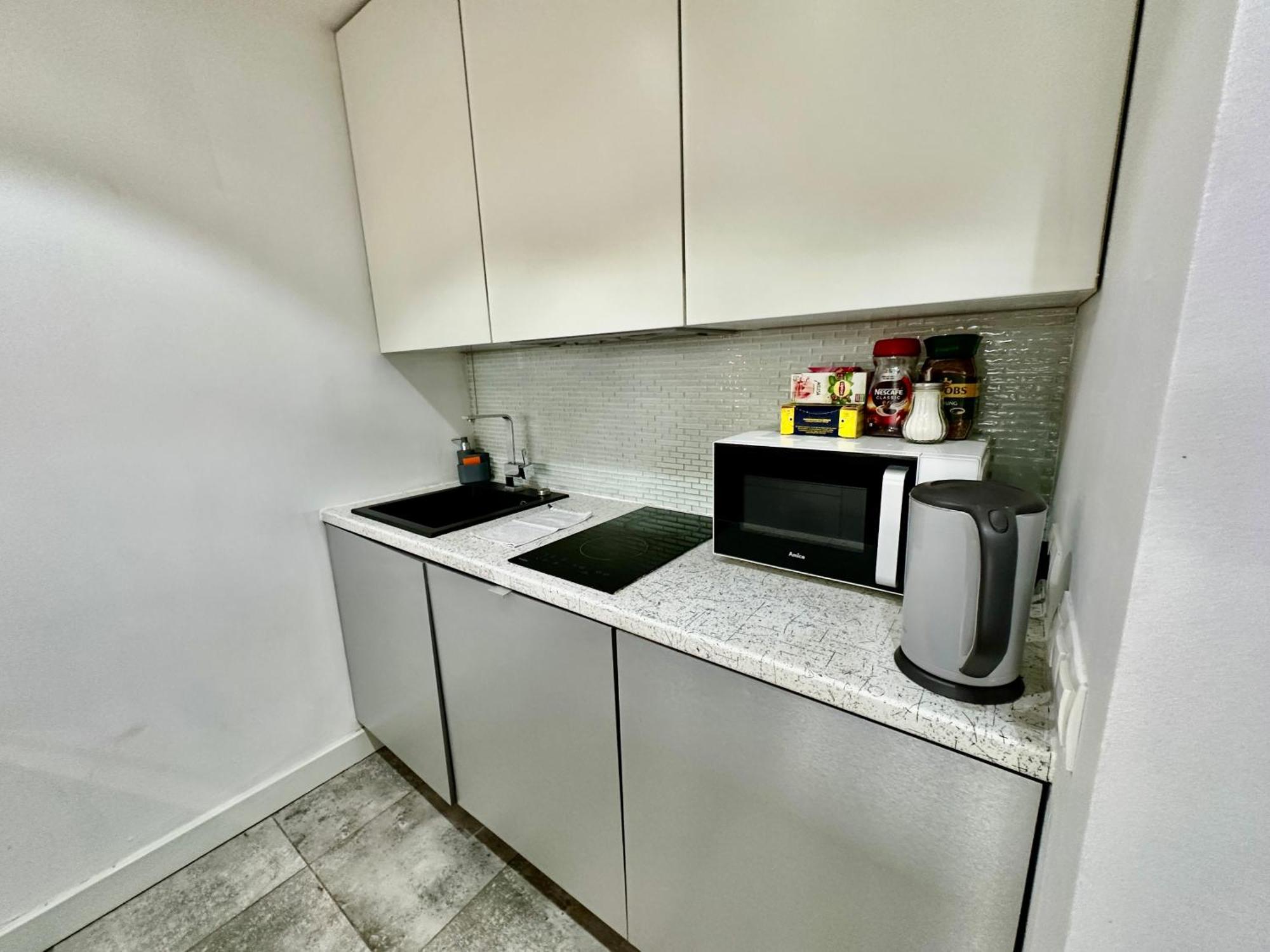 Palace 2 Wifi 600 Mbs 55'Tv Netflix Hbo 2Xmetro Appletv Warsaw Exterior photo