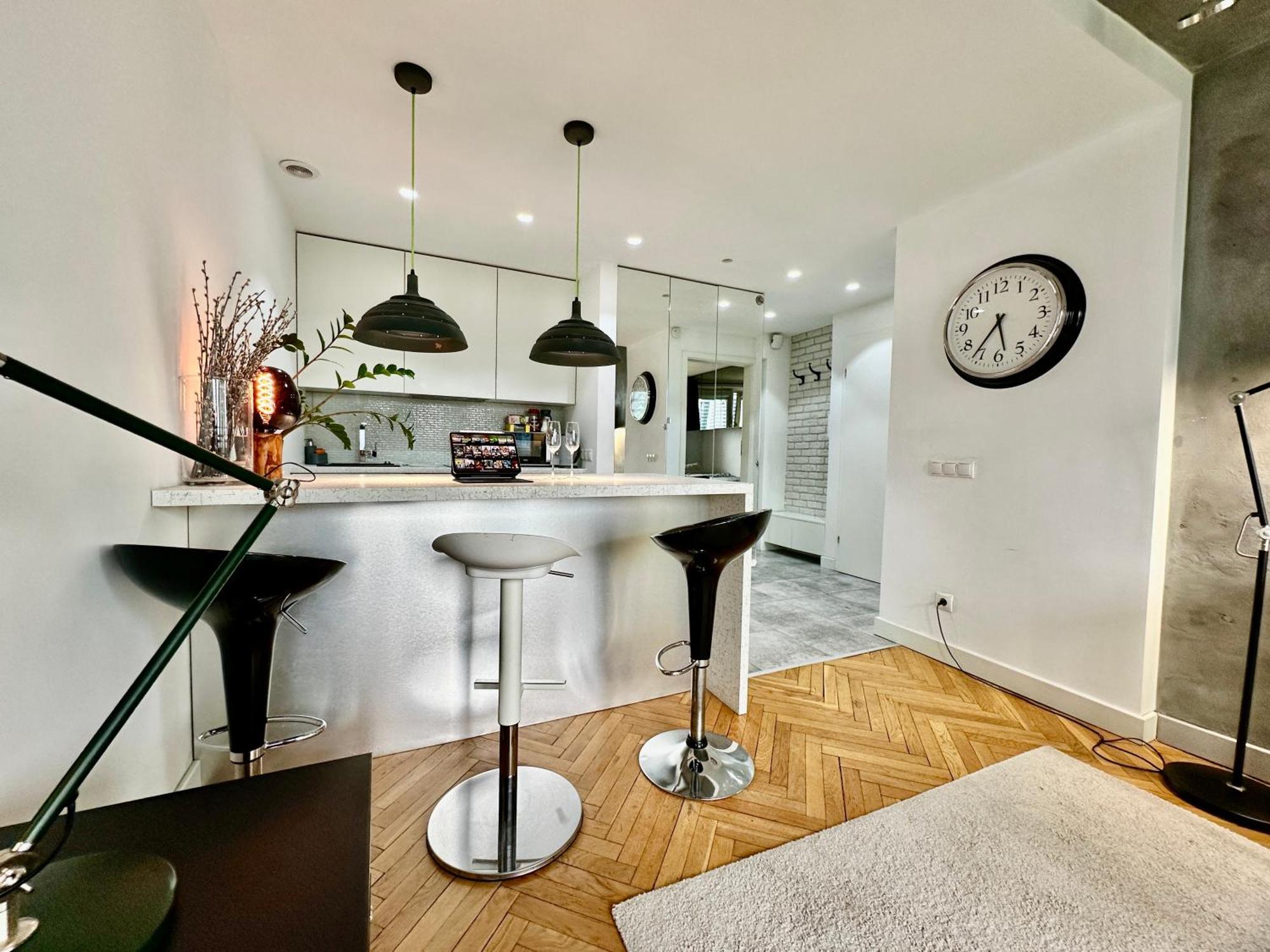 Palace 2 Wifi 600 Mbs 55'Tv Netflix Hbo 2Xmetro Appletv Warsaw Exterior photo